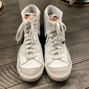 🤍Authentic high-top Nikes🤍